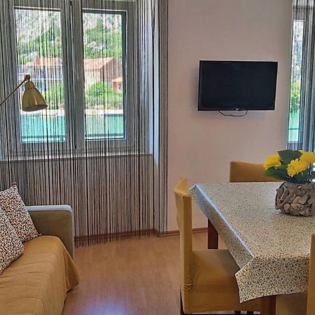 Apartment Mandic Omiš Kültér fotó