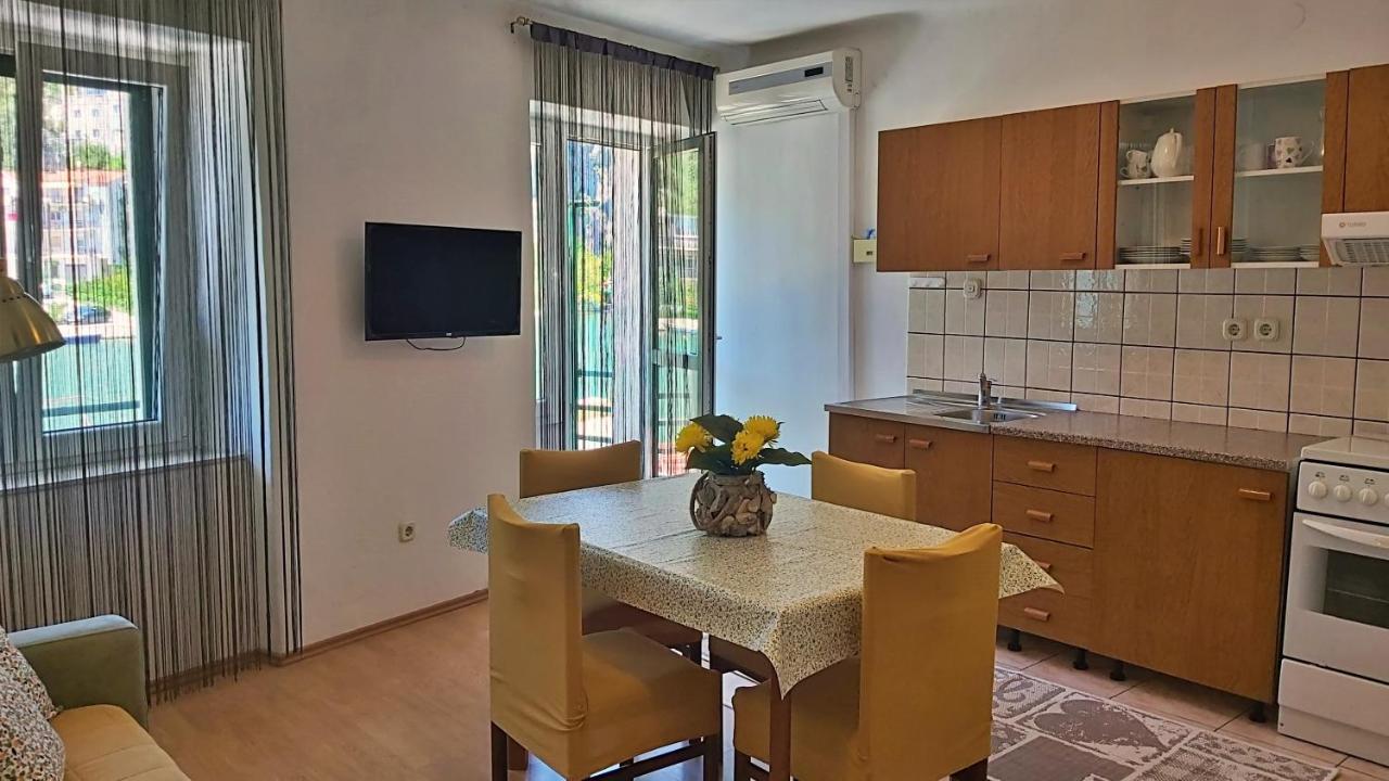 Apartment Mandic Omiš Kültér fotó