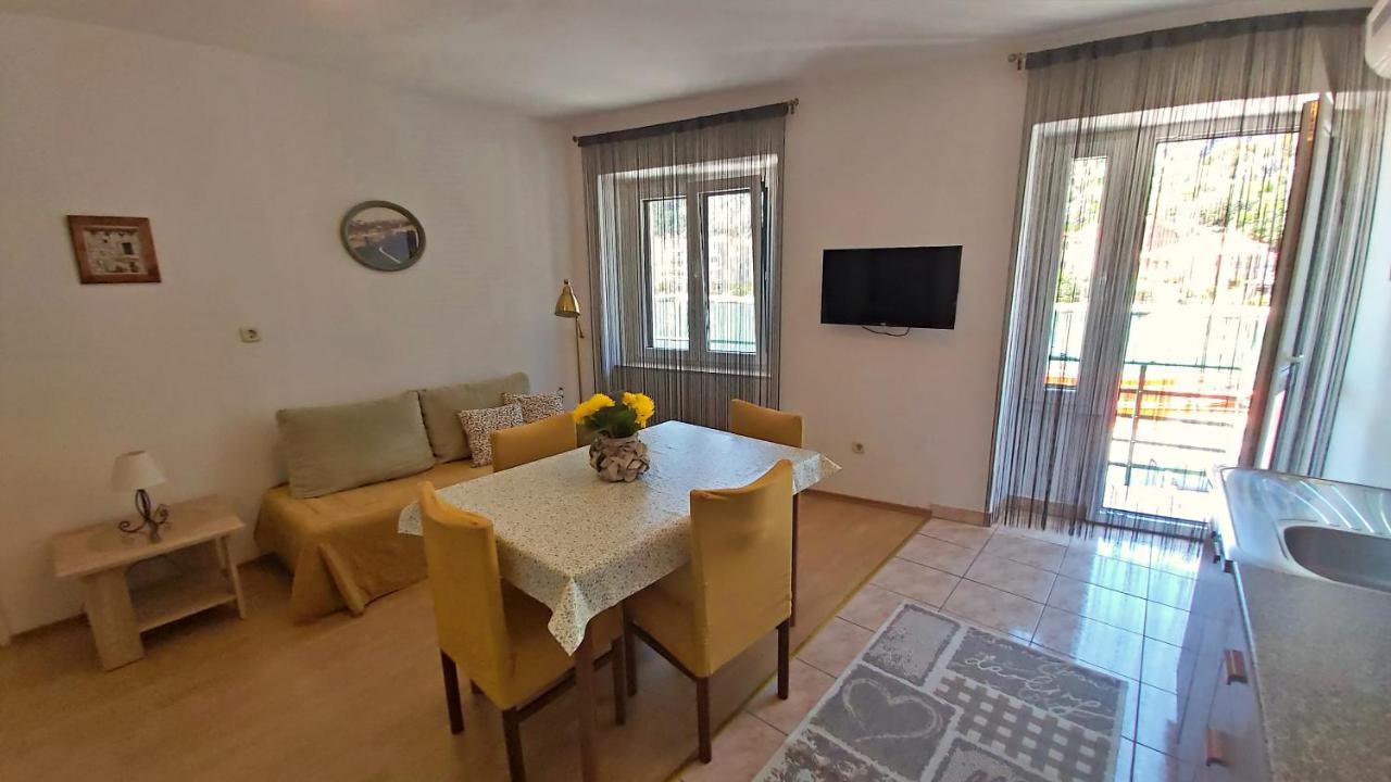Apartment Mandic Omiš Kültér fotó